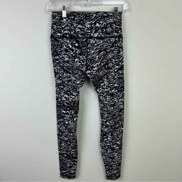 Lululemon Wunder Under Hi-Rise Tight size: 6 - Picture 8 of 11